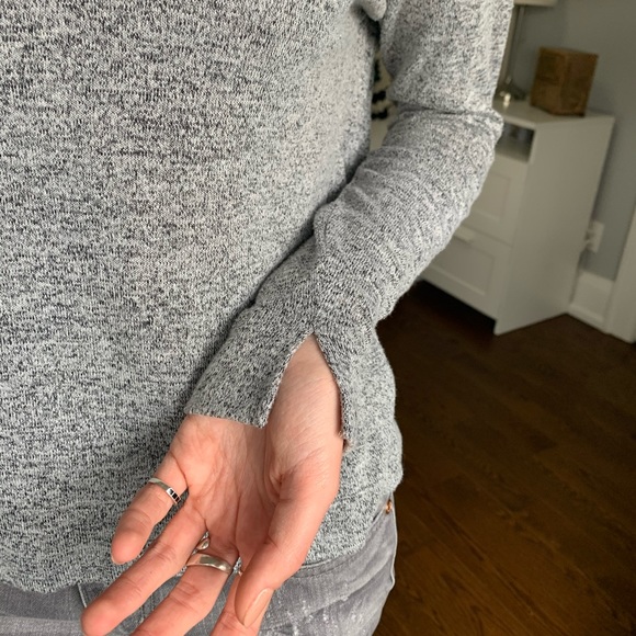 Women’s Long Sleeved Shirt - Picture 4 of 4